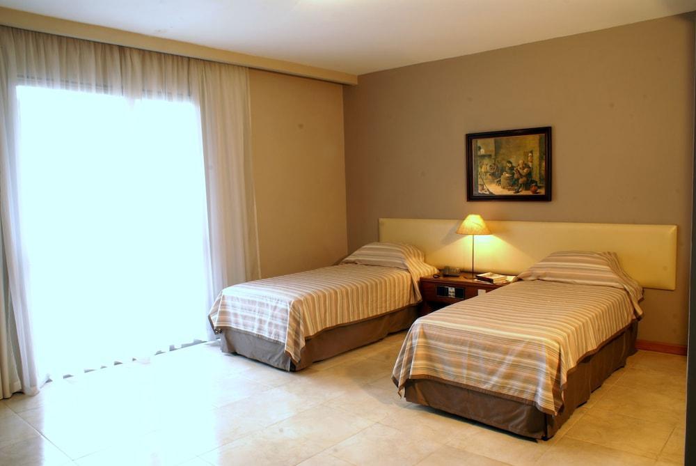 Duque Center Hotel Residence Porto Alegre Bagian luar foto