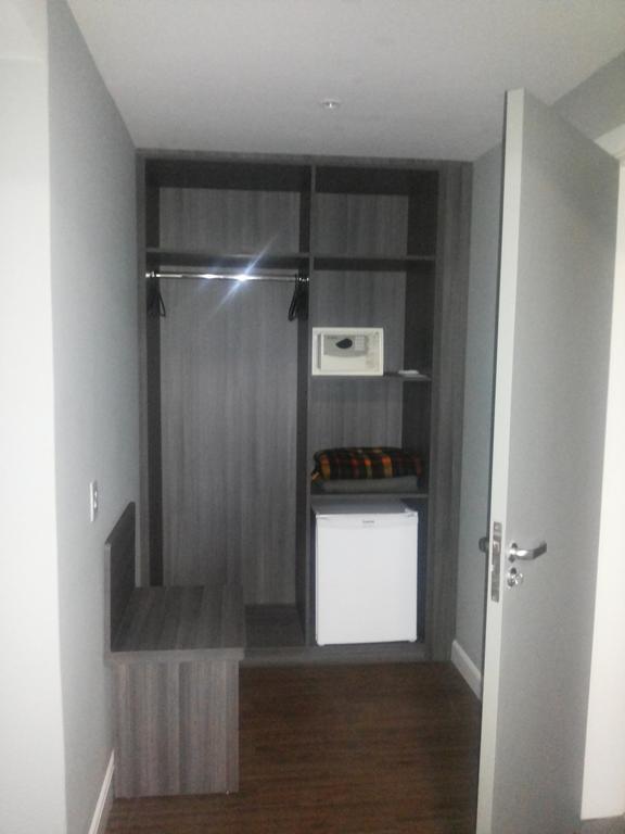 Duque Center Hotel Residence Porto Alegre Bagian luar foto