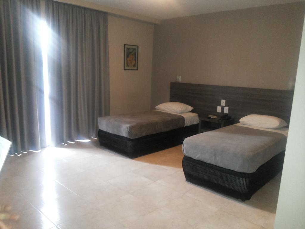 Duque Center Hotel Residence Porto Alegre Bagian luar foto